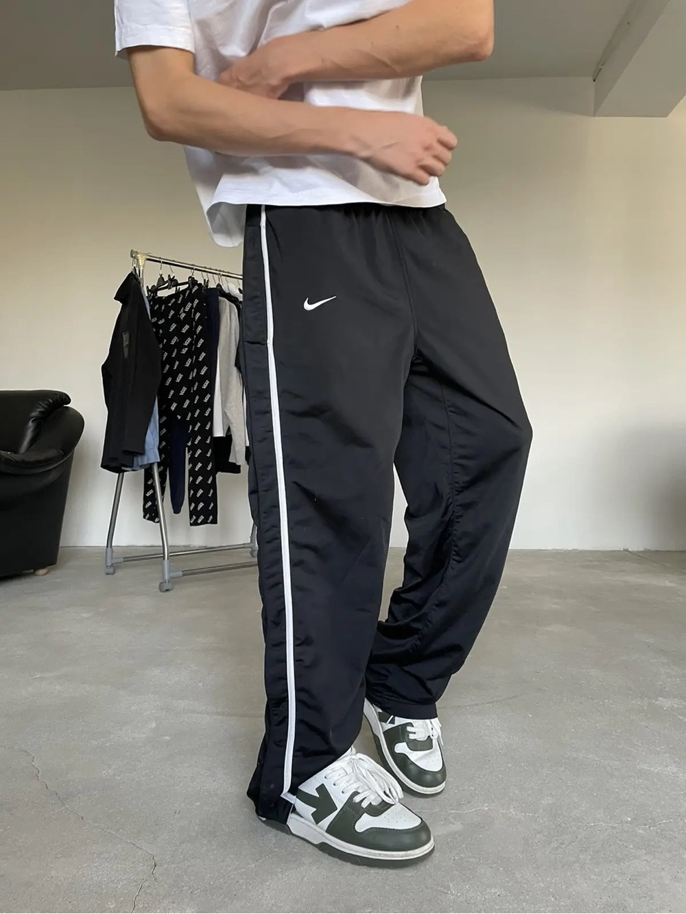 Vintage Nike Black Joggers White Side Stripe Athletic Pants - Picture 2 of 2